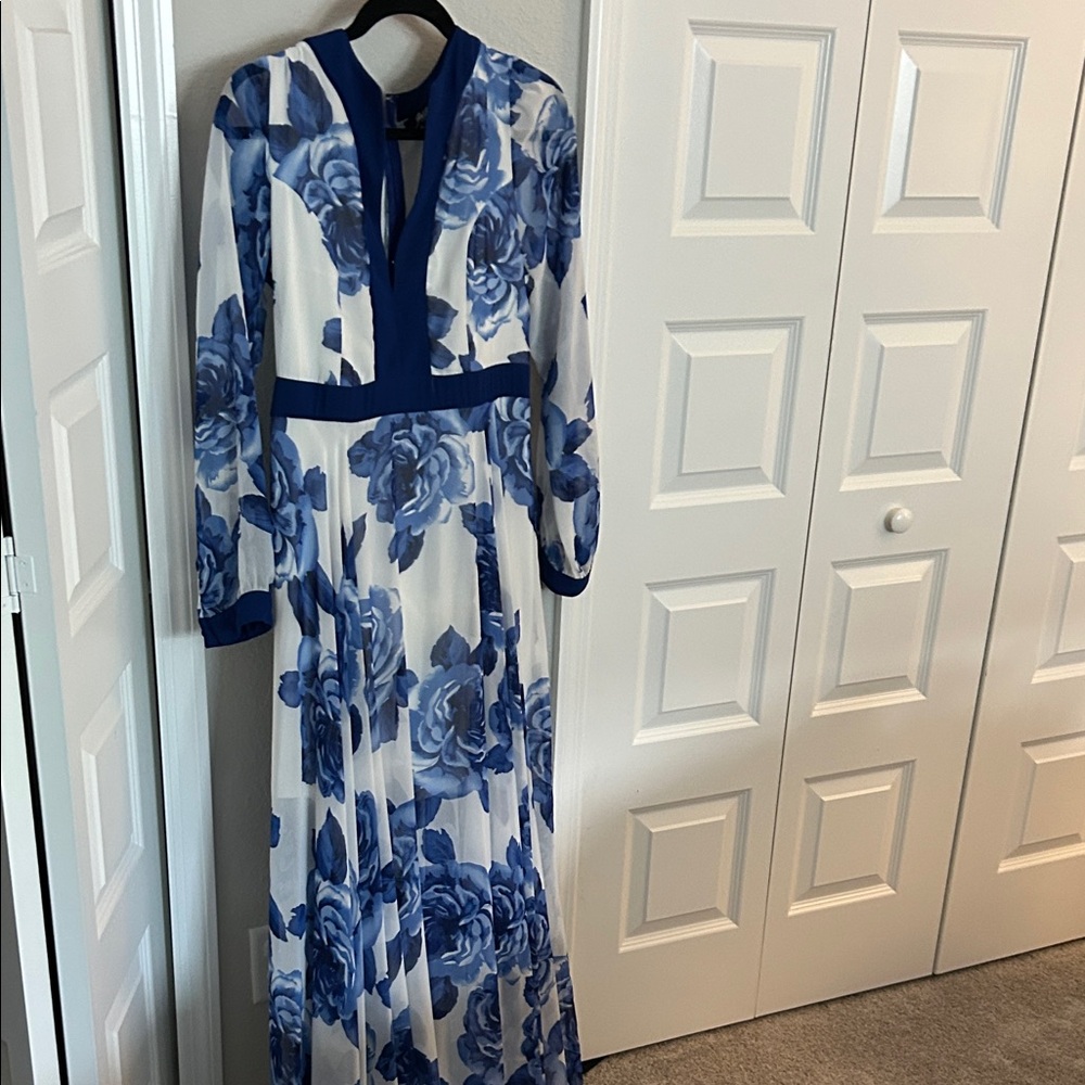 Lulu's Blue and White Floral Long Sleeve Dress